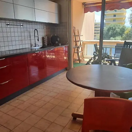 Grande Terrasse Vue 아파트